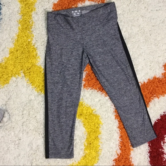 ☀️VS PINK cropped leggings - Picture 3 of 3